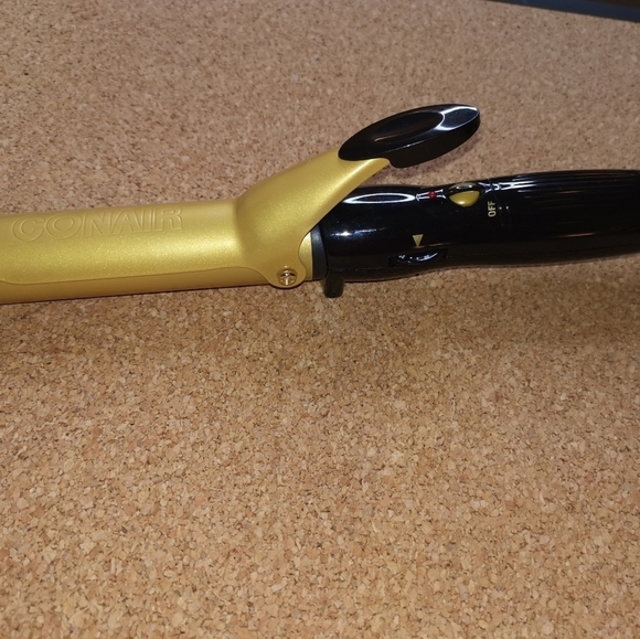 COPY - Conair large barrel hot iron - Picture 7 of 8